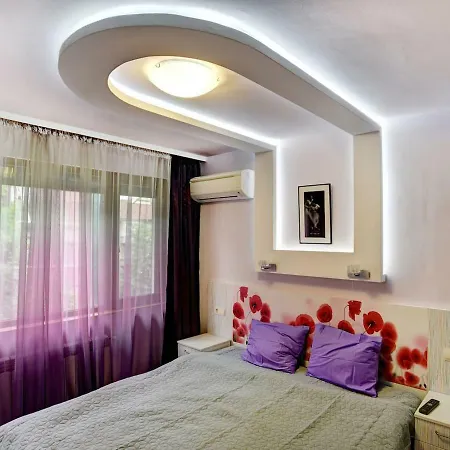 Spacious And Stylish In The Heart Of Plus Parking Lejlighed