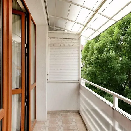 Lejlighed Spacious And Stylish In The Heart Of Plus Parking *